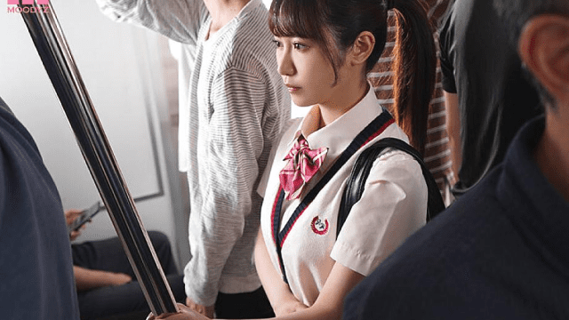 MIDV-599_Em nữ sinh váy ngắn trên tàu điện Ono Rikka - mlwydkyd.sbs