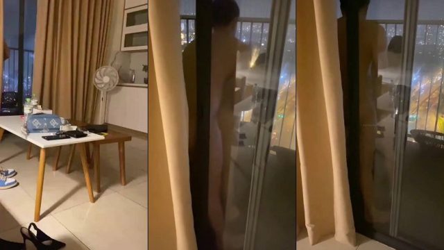 Thằng bạn đưa ghệ ra ban công chung cư chịch em nó rên cả tòa nhà nghe thấy - mlwydkyd.sbs